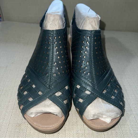 Earth Shoe Womens Size 8M Lake Blue Leather Pisa Galli Sandal Wedge Perforated - Picture 3 of 11